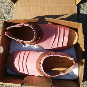 Comfort view sandals NEW..size 11ww